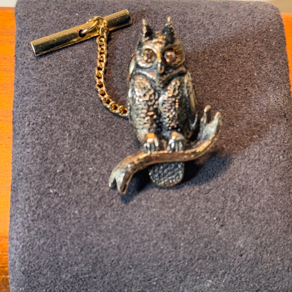 Jolle Tie Pin Mens Gold Tone Vintage Owl on branch Chain Tie Tac w/ Rhinestones